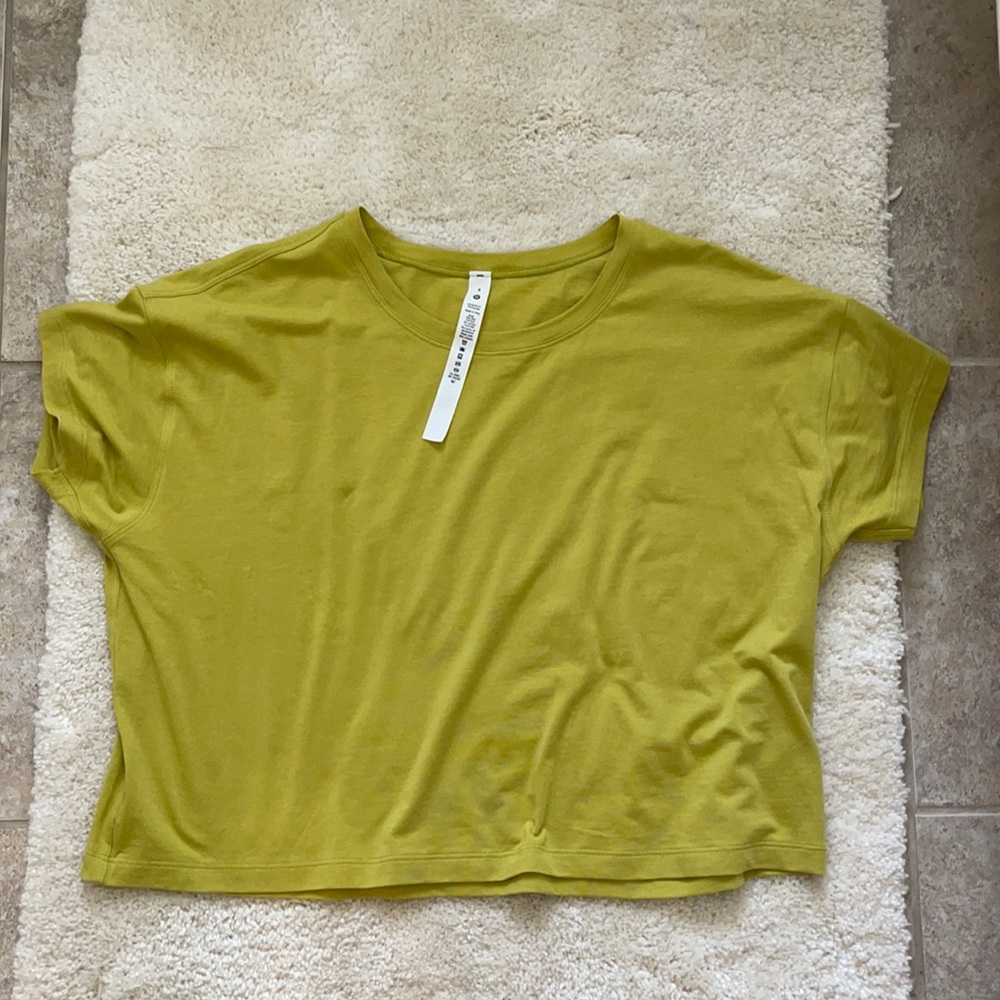 Lululemon cates tee size 8